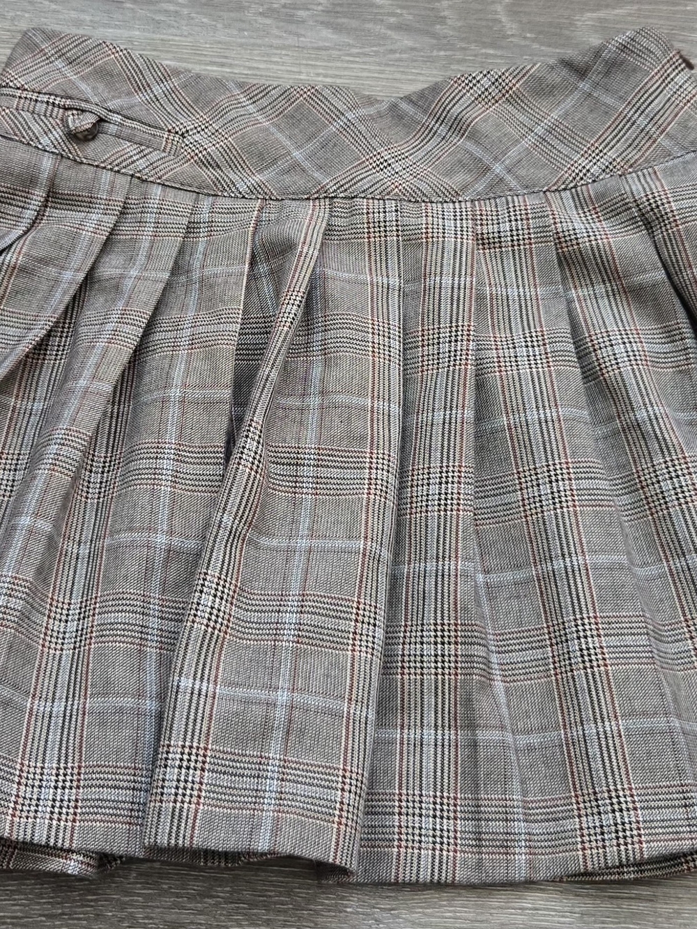 ZARA Plaid Pleated Mini Skirt in Gray, Brown and Red Accent
